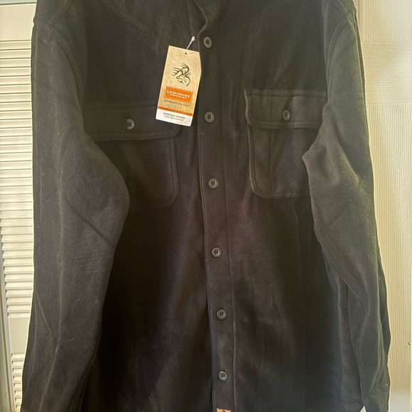 LEGENDARY WHITETAILS BLACK FLEECE JACKET. - Picture 3 of 6